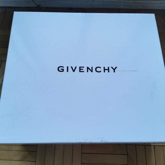 Givenchy sneaker for men brand new - Picture 8 of 8